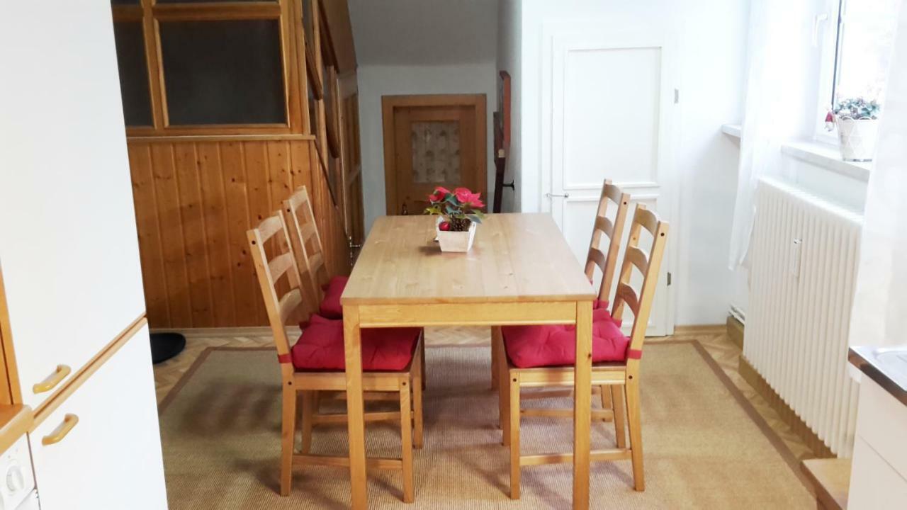 Villa Goldbrunnen Ferienwohnung 3 บัดเอลสเตอร์ ภายนอก รูปภาพ
